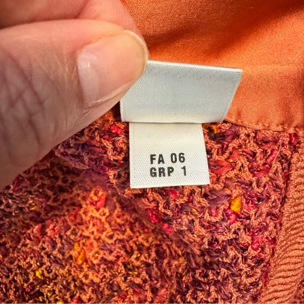 St. John Chic Pink and Orange Tweed Jacket - Picture 11 of 11